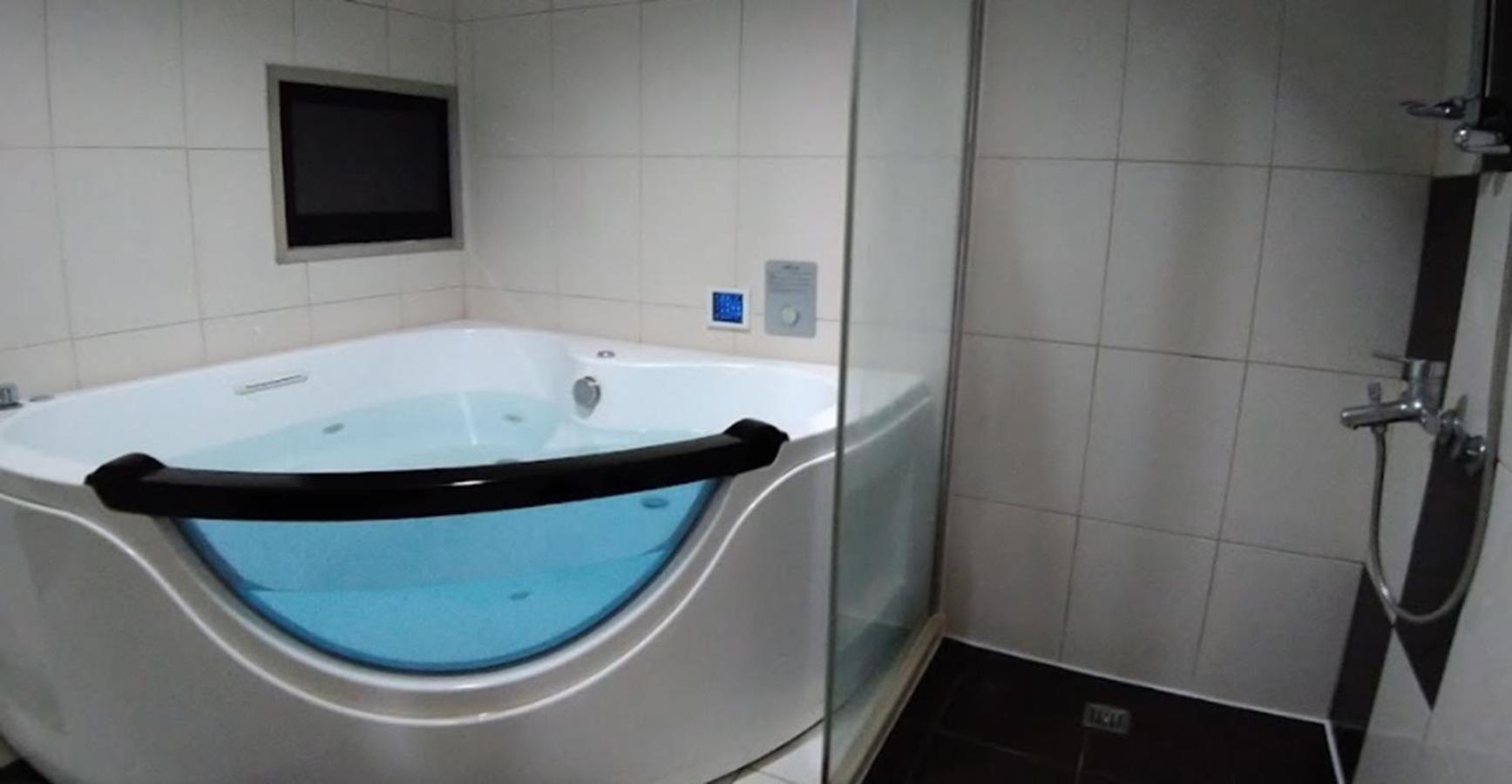 Hua Xiang Motel - Arena Kaohsiung Eksteriør billede