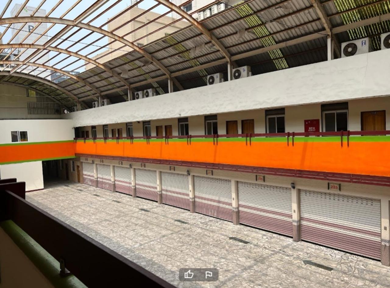 Hua Xiang Motel - Arena Kaohsiung Eksteriør billede