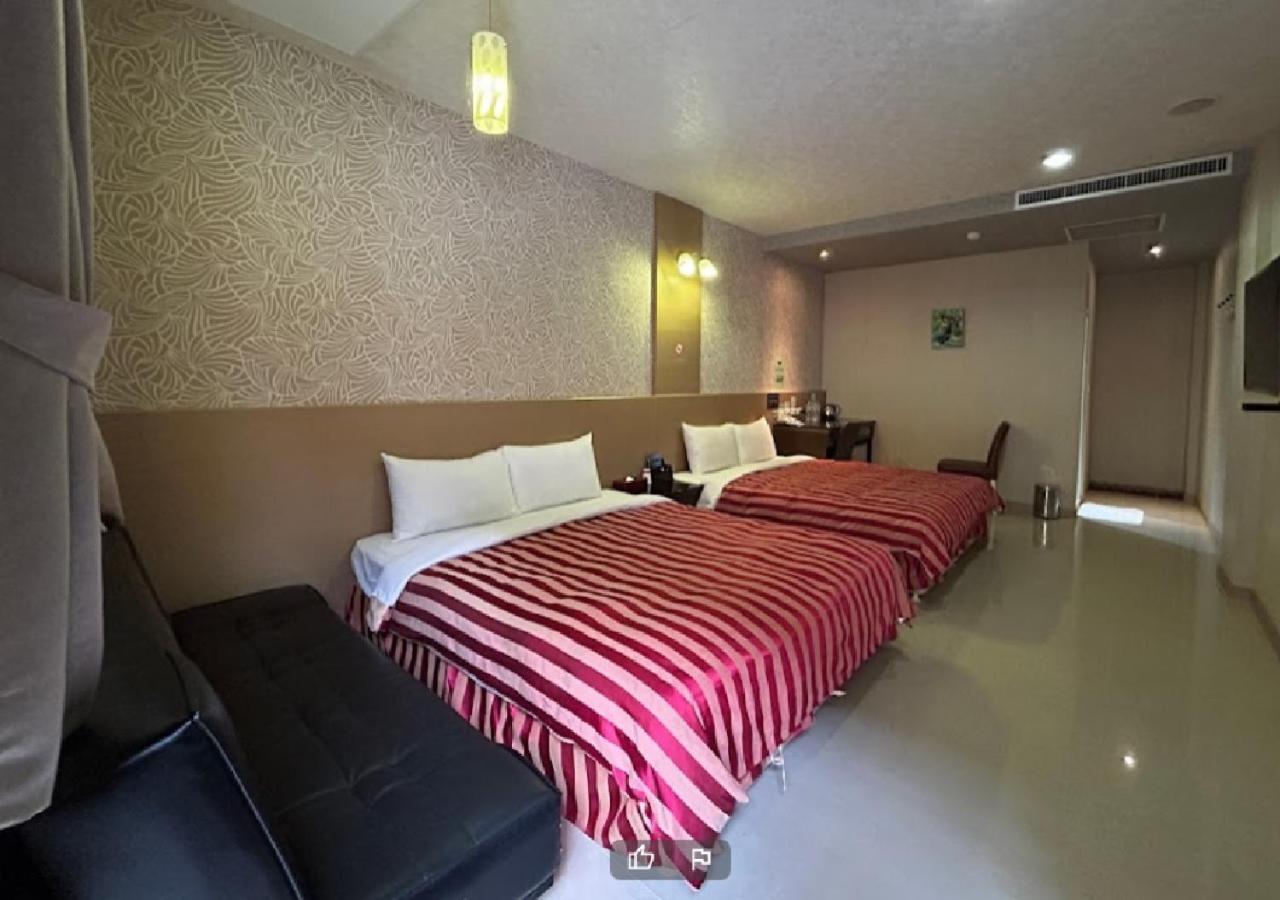 Hua Xiang Motel - Arena Kaohsiung Eksteriør billede