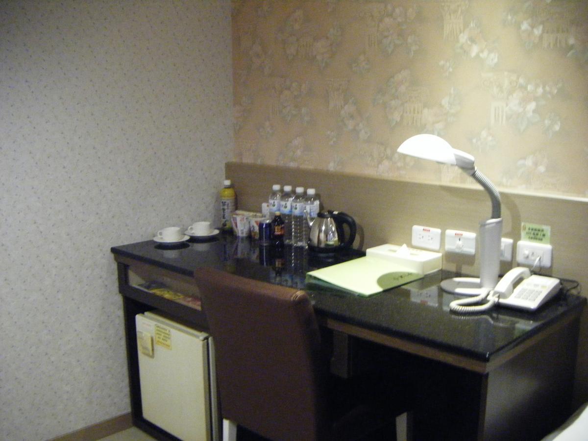 Hua Xiang Motel - Arena Kaohsiung Eksteriør billede
